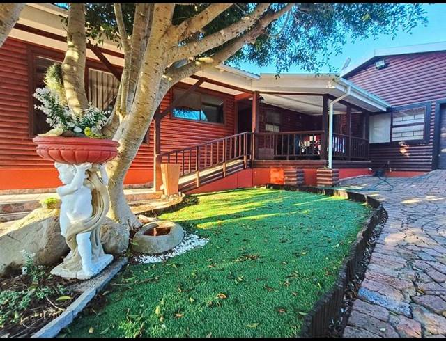 3 BEDROOM HOUSE FOR SALE IN FRAAIUITSIG